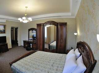 Гостиница Даяна Симферополь Улучшенный двухместный номер с 1 кроватью-2