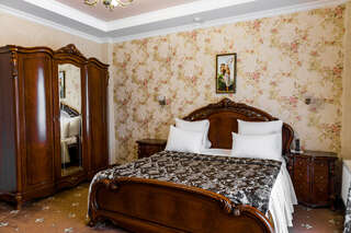 Гостиница Даяна Симферополь Люкс с кроватью размера «king-size» и балконом-5