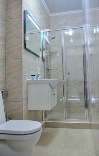 Гостиница Даяна Симферополь Двухместный номер с 2 отдельными кроватями, вид на город-3