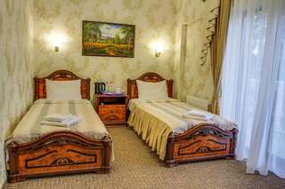 Гостиница Даяна Симферополь Двухместный номер с 2 отдельными кроватями и балконом-1